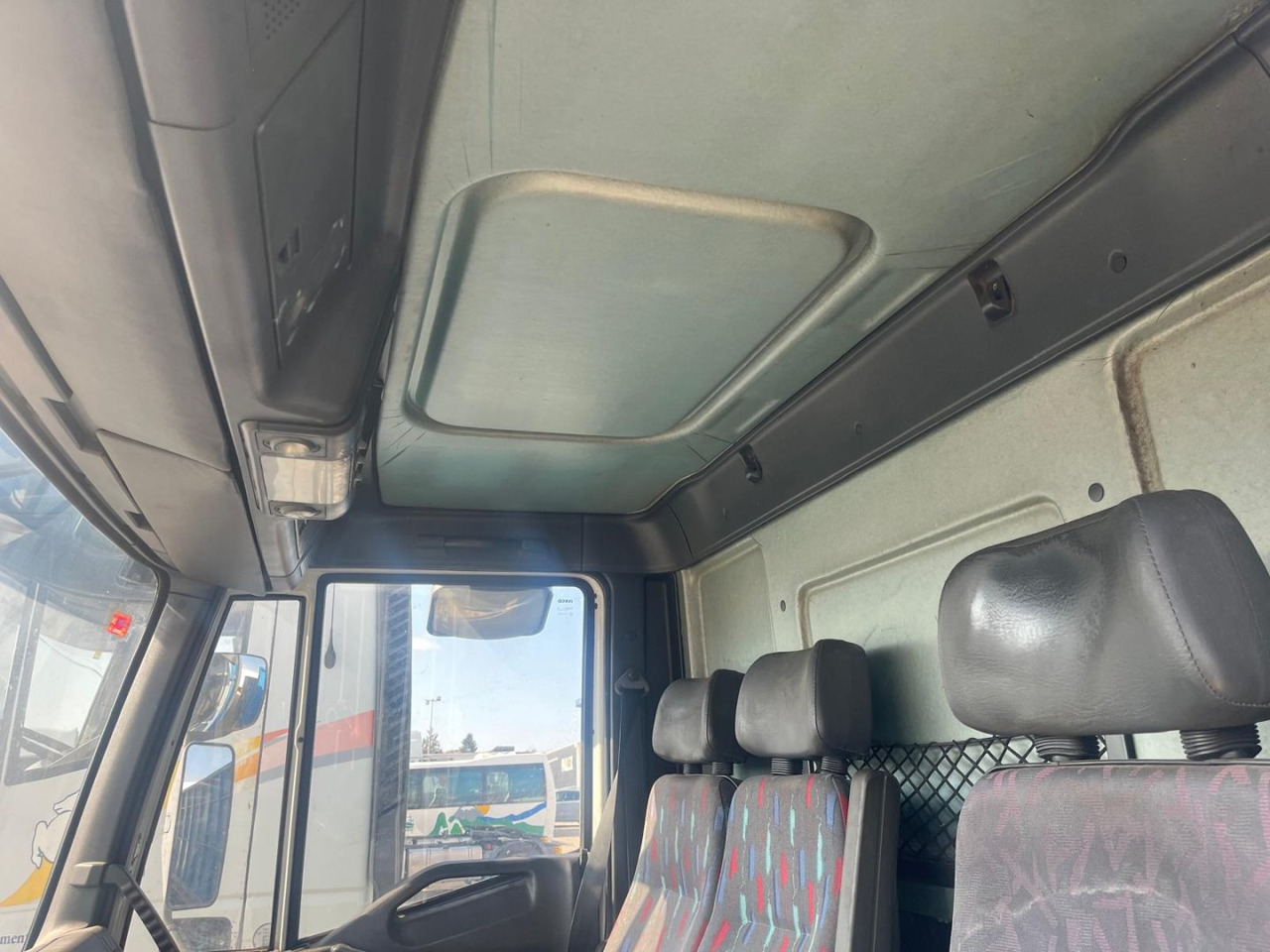 Camión lona Caja cerrada IVECO Eurocargo ML80E17: foto 6