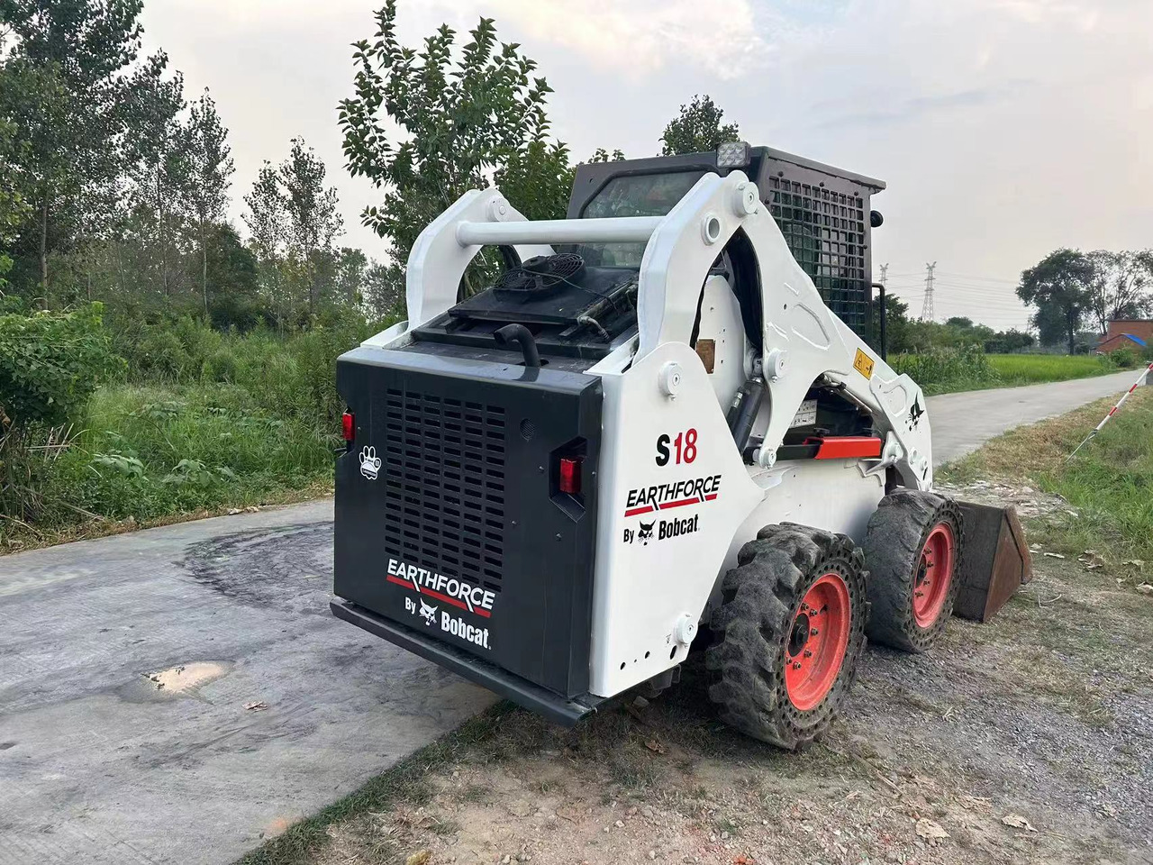 BOBCAT S18 - Minicargadora: foto 4 BOBCAT S18 - Minicargadora: foto 4