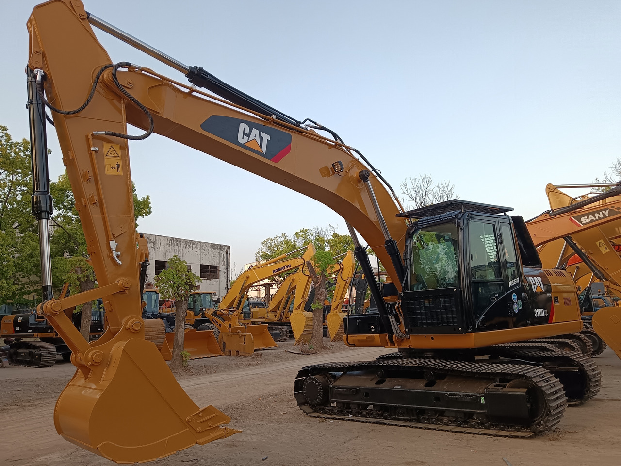 CAT 320D 2 L 320 GC 323 D - Excavadora de cadenas: foto 4 CAT 320D 2 L 320 GC 323 D - Excavadora de cadenas: foto 4