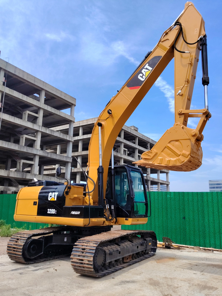 CATERPILLAR 320D2L with C7.1 ENGINE CAT 320D2 L 320 D 2 L C 7.1 ENGINE - Excavadora de cadenas: foto 3 CATERPILLAR 320D2L with C7.1 ENGINE CAT 320D2 L 320 D 2 L C 7.1 ENGINE - Excavadora de cadenas: foto 3