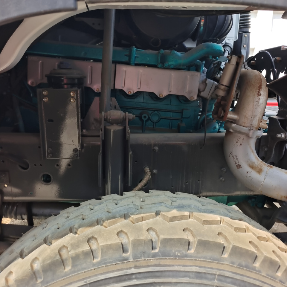 SINOTRUK HOWO 371 375 TRACOR HEAD - Cabeza tractora: foto 3 SINOTRUK HOWO 371 375 TRACOR HEAD - Cabeza tractora: foto 3