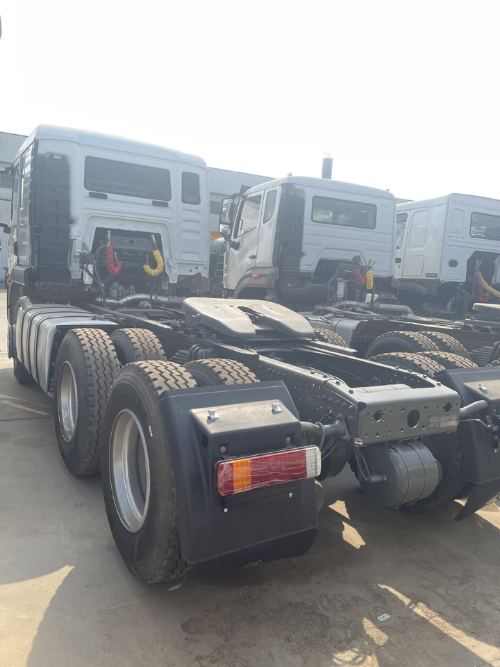 SINOTRUK HOWO 420HP TRACTOR HEAD - Cabeza tractora: foto 5 SINOTRUK HOWO 420HP TRACTOR HEAD - Cabeza tractora: foto 5