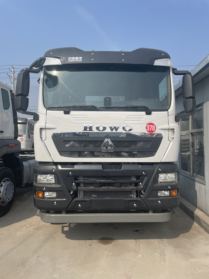 SINOTRUK HOWO 420HP TRACTOR HEAD - Cabeza tractora: foto 1 SINOTRUK HOWO 420HP TRACTOR HEAD - Cabeza tractora: foto 1