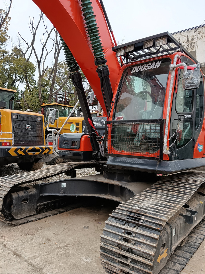 DOOSAN DX225 LC - 9C DX225LCA - Excavadora de cadenas: foto 1 DOOSAN DX225 LC - 9C DX225LCA - Excavadora de cadenas: foto 1