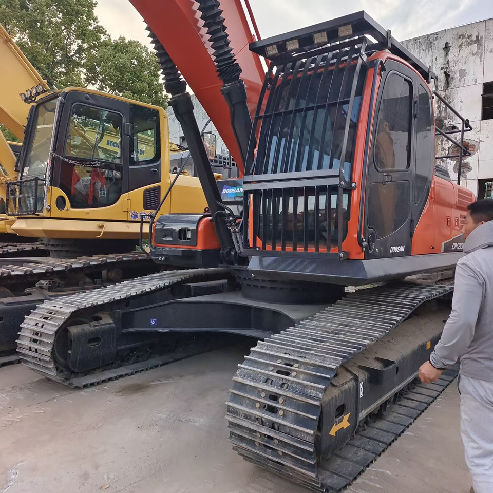 DOOSAN DX300 LC - 9C - Excavadora de cadenas: foto 1 DOOSAN DX300 LC - 9C - Excavadora de cadenas: foto 1