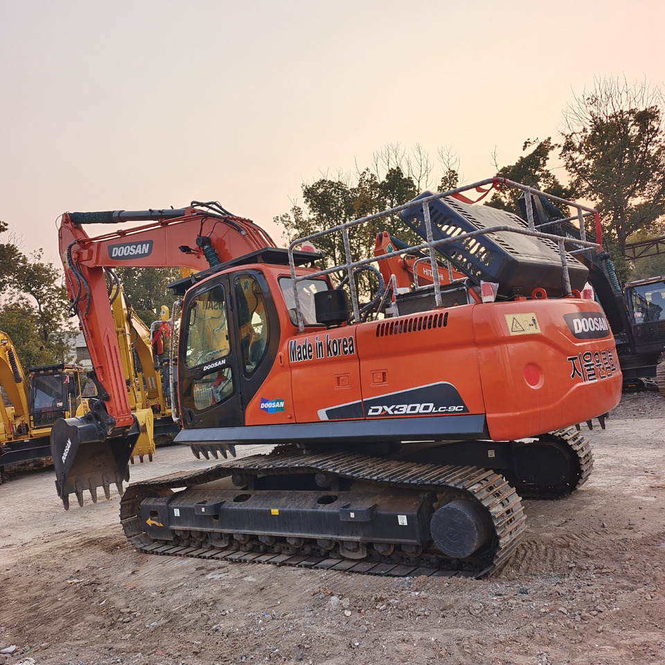 DOOSAN DX300LC-9C DX300 LCA - Excavadora de cadenas: foto 1 DOOSAN DX300LC-9C DX300 LCA - Excavadora de cadenas: foto 1