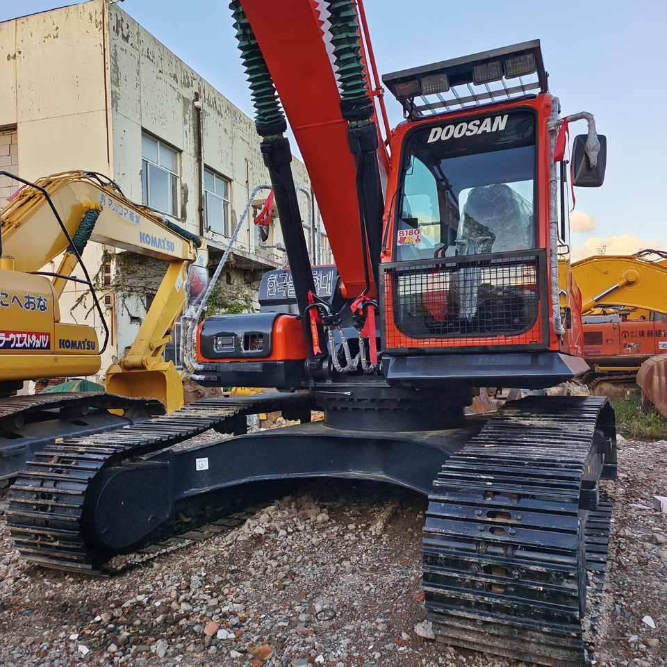DOOSAN DX300LC-9C DX300LCA - Excavadora de cadenas: foto 1 DOOSAN DX300LC-9C DX300LCA - Excavadora de cadenas: foto 1