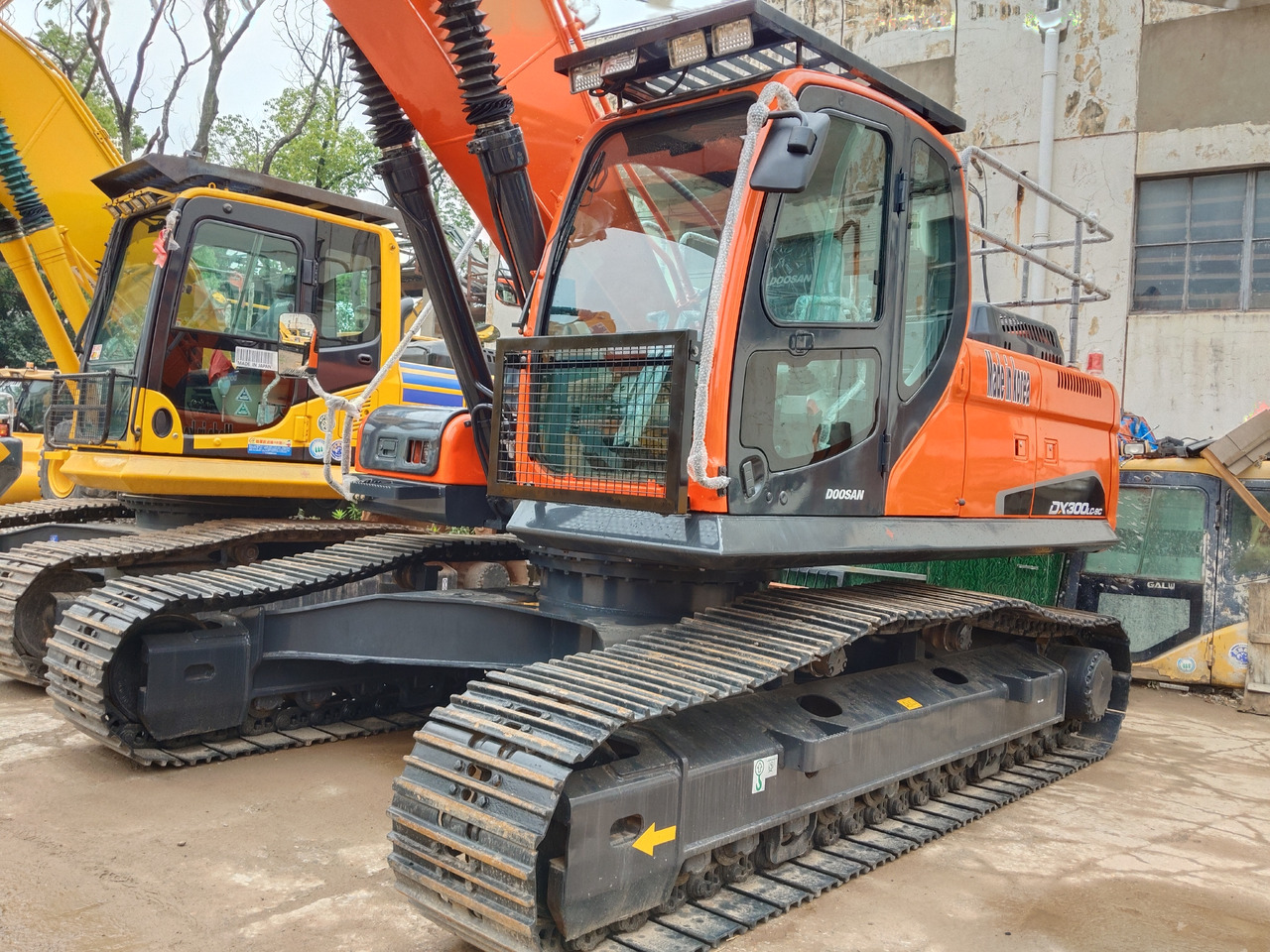 DOOSAN DX300LC - 9C DX300LCA - Excavadora de cadenas: foto 1 DOOSAN DX300LC - 9C DX300LCA - Excavadora de cadenas: foto 1