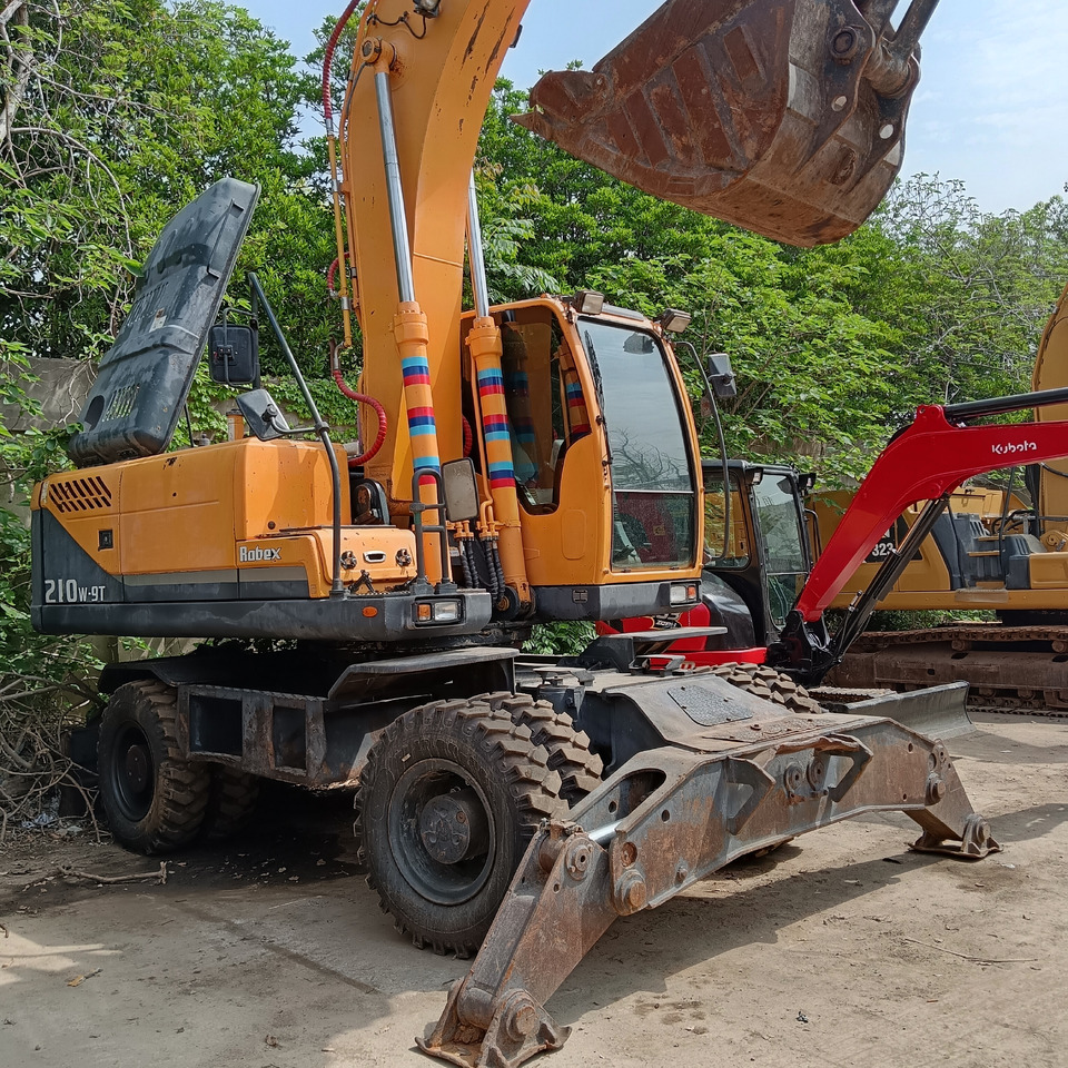 HYUNDAI 210W-9 T - Excavadora de ruedas: foto 4 HYUNDAI 210W-9 T - Excavadora de ruedas: foto 4