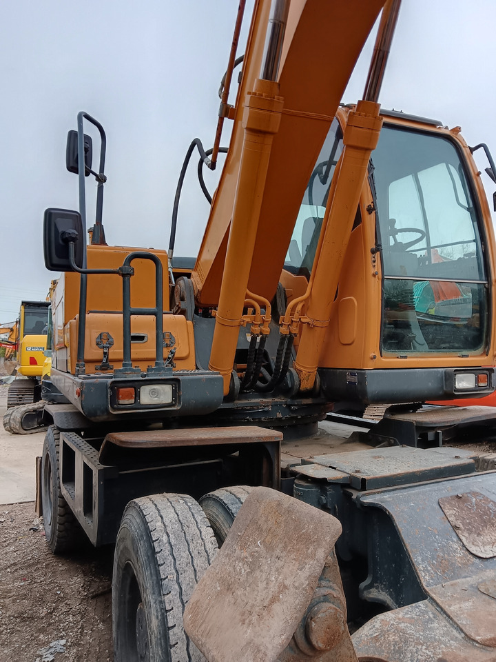 Excavadora de ruedas HYUNDAI 210W-9S Hyundai 210 W - 9 S: foto 11