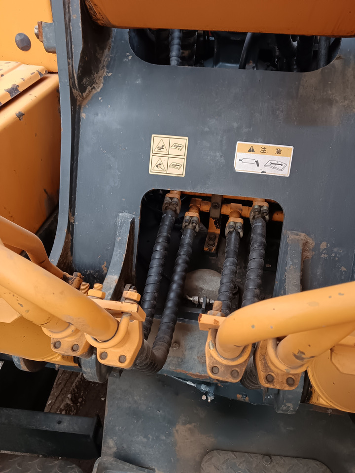 Excavadora de ruedas HYUNDAI 210W-9S Hyundai 210 W - 9 S: foto 14