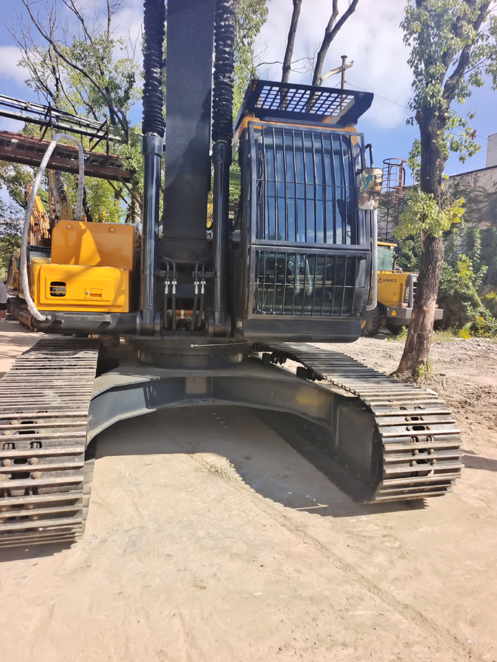 HYUNDAI HX 220 HD - Excavadora de cadenas: foto 3 HYUNDAI HX 220 HD - Excavadora de cadenas: foto 3