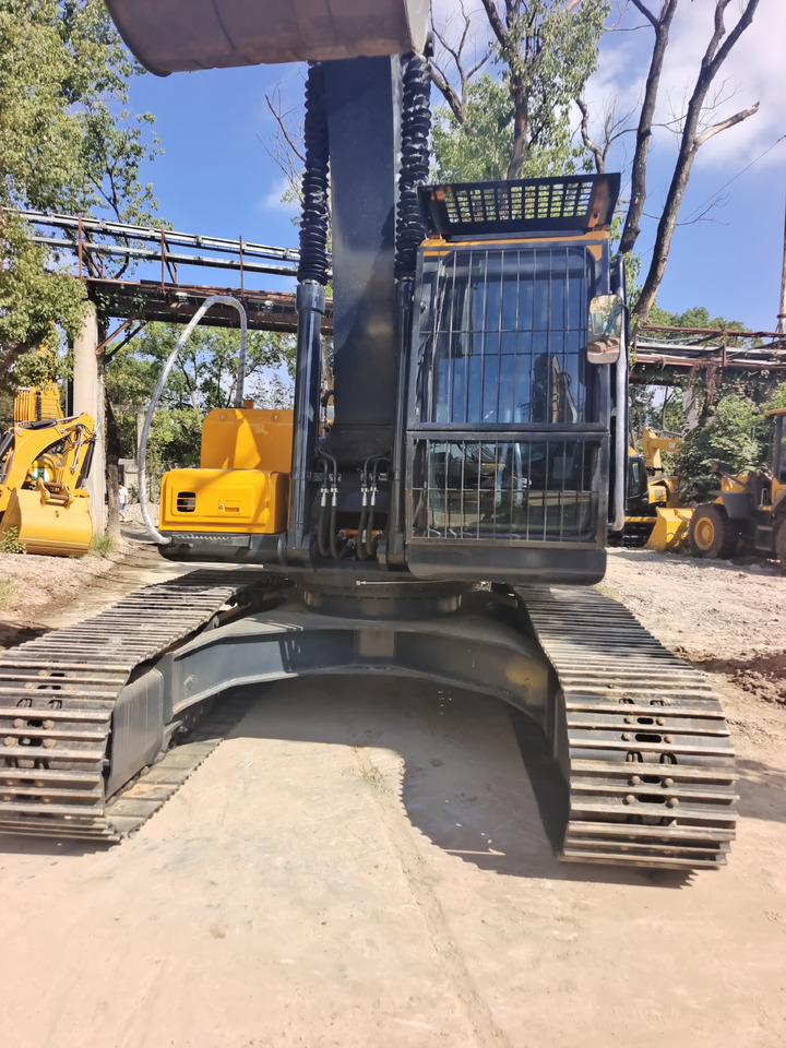 HYUNDAI HX 220 HD - Excavadora de cadenas: foto 4 HYUNDAI HX 220 HD - Excavadora de cadenas: foto 4