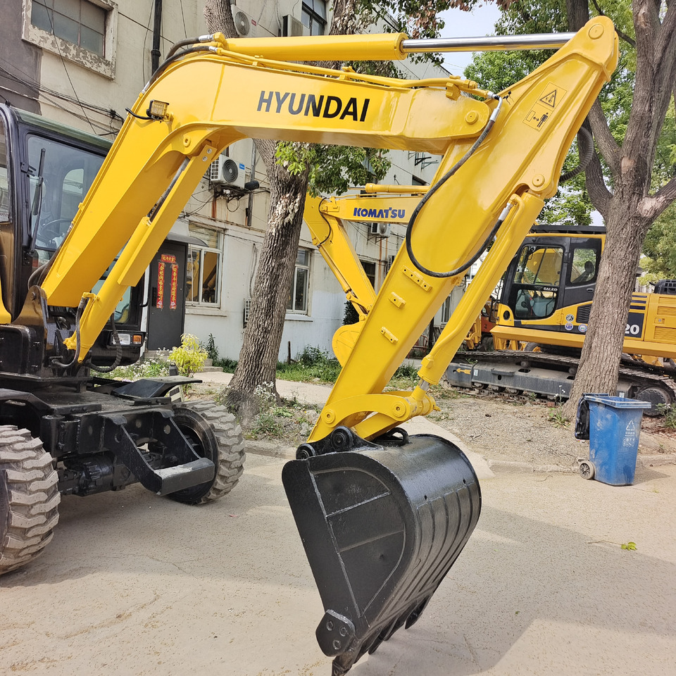 HYUNDAI R 60W - 7 - Excavadora de ruedas: foto 3 HYUNDAI R 60W - 7 - Excavadora de ruedas: foto 3
