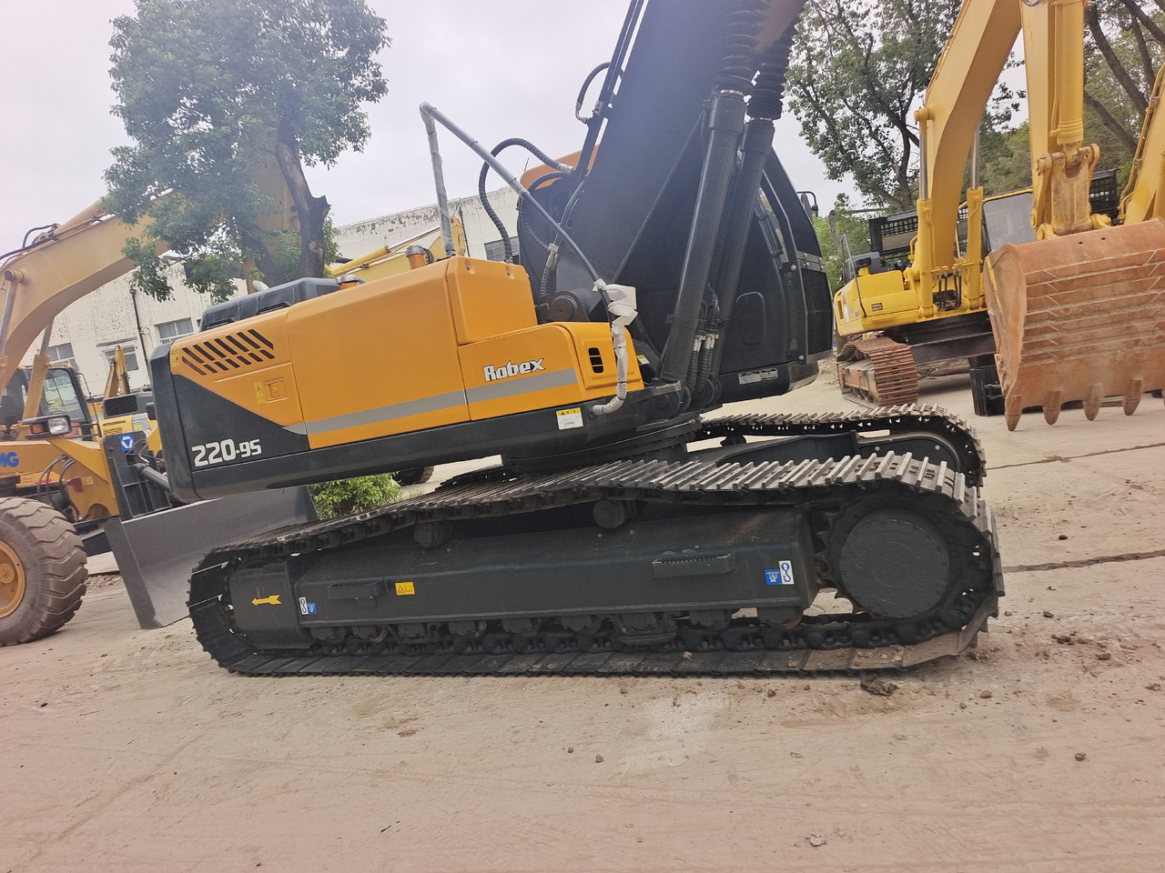 HYUNDAI ROBEX 220 - 9S - Excavadora de cadenas: foto 5 HYUNDAI ROBEX 220 - 9S - Excavadora de cadenas: foto 5