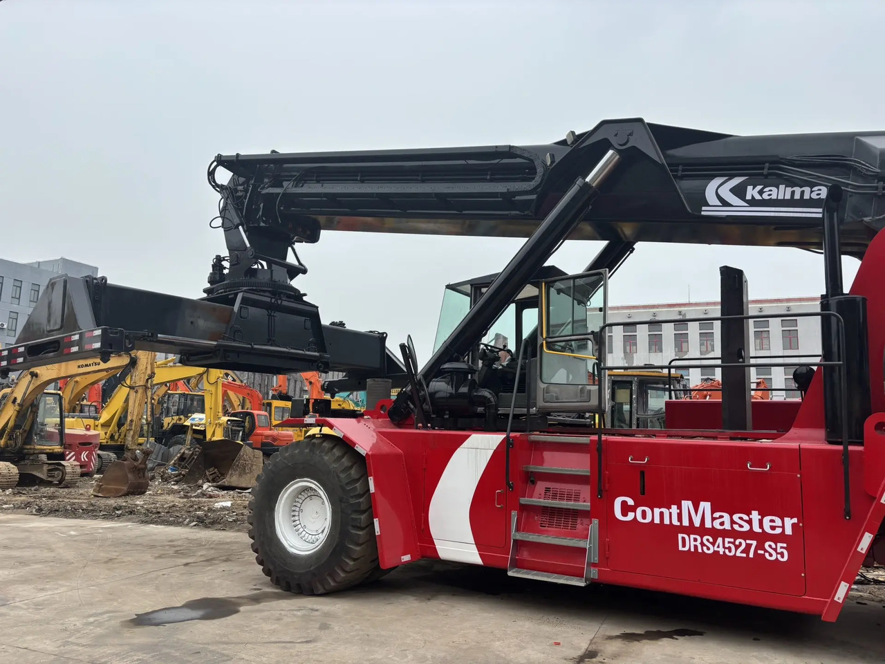 KALMAR DRS4527 - S5 45 TON DRF450 DRD450 DRU450 DRT450 - Reach stacker: foto 3 KALMAR DRS4527 - S5 45 TON DRF450 DRD450 DRU450 DRT450 - Reach stacker: foto 3