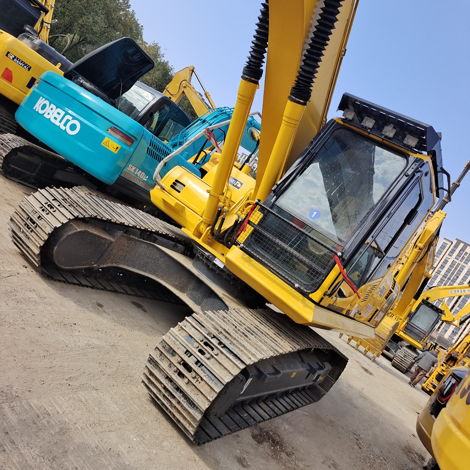 Excavadora de cadenas KOMATSU PC 200-8: foto 11