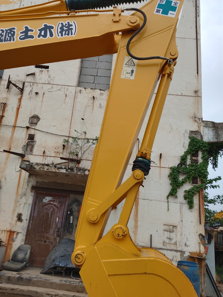 Excavadora de cadenas KOMATSU PC200-8: foto 9
