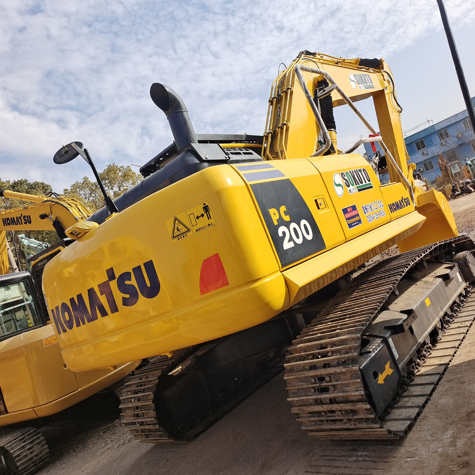 KOMATSU PC200-8 PC 200 - 8 - Excavadora de cadenas: foto 1 KOMATSU PC200-8 PC 200 - 8 - Excavadora de cadenas: foto 1