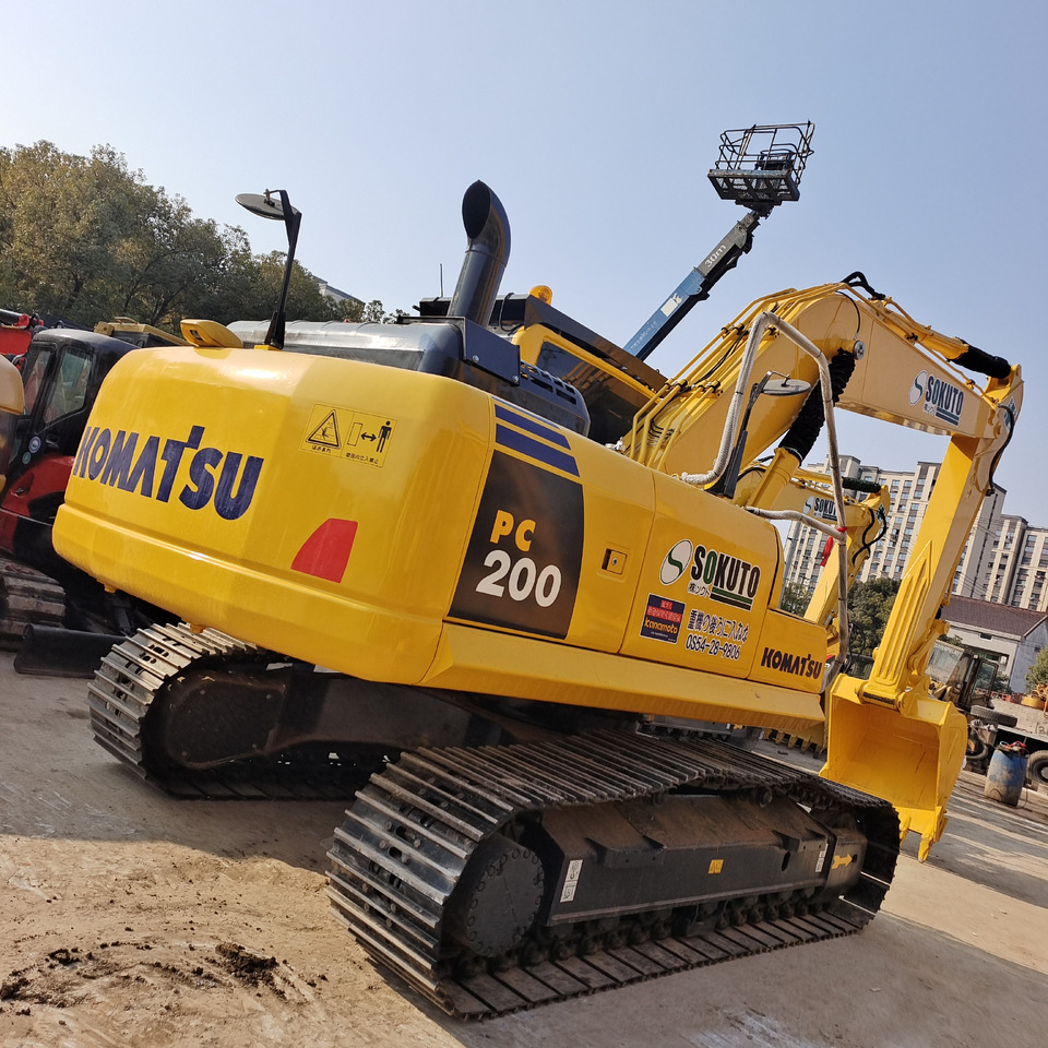 Excavadora de cadenas KOMATSU PC200-8 PC 200 - 8N1: foto 1