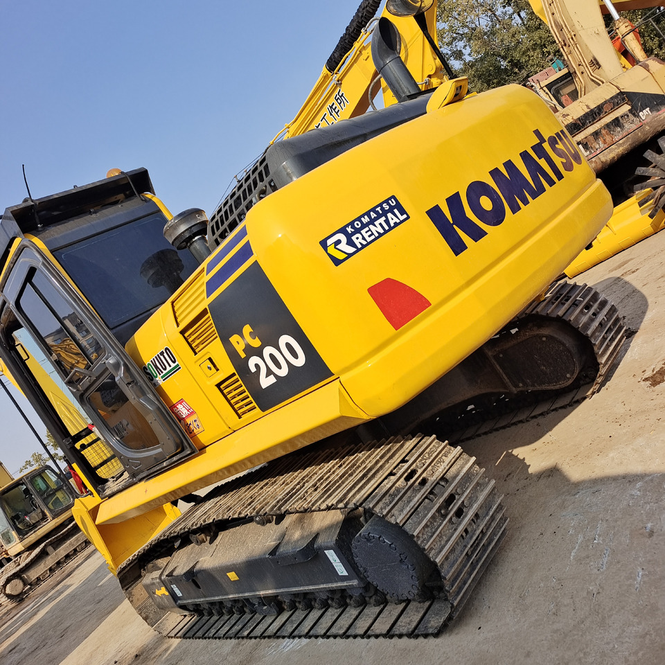 KOMATSU PC200-8N1 - Excavadora de cadenas: foto 1 KOMATSU PC200-8N1 - Excavadora de cadenas: foto 1