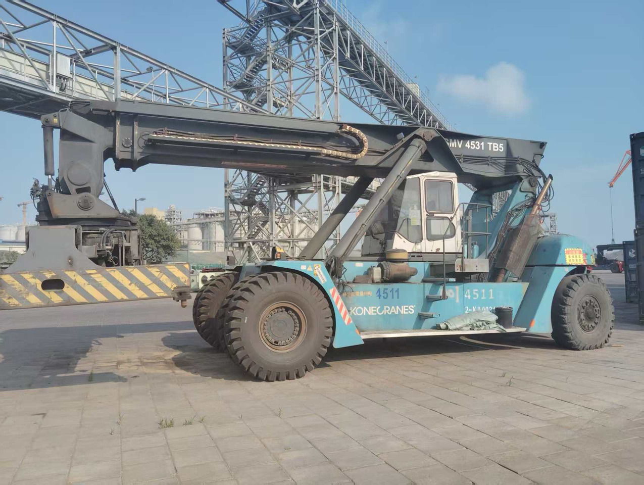 KONECRANES SMV 4531 TB5 - Reach stacker: foto 4 KONECRANES SMV 4531 TB5 - Reach stacker: foto 4