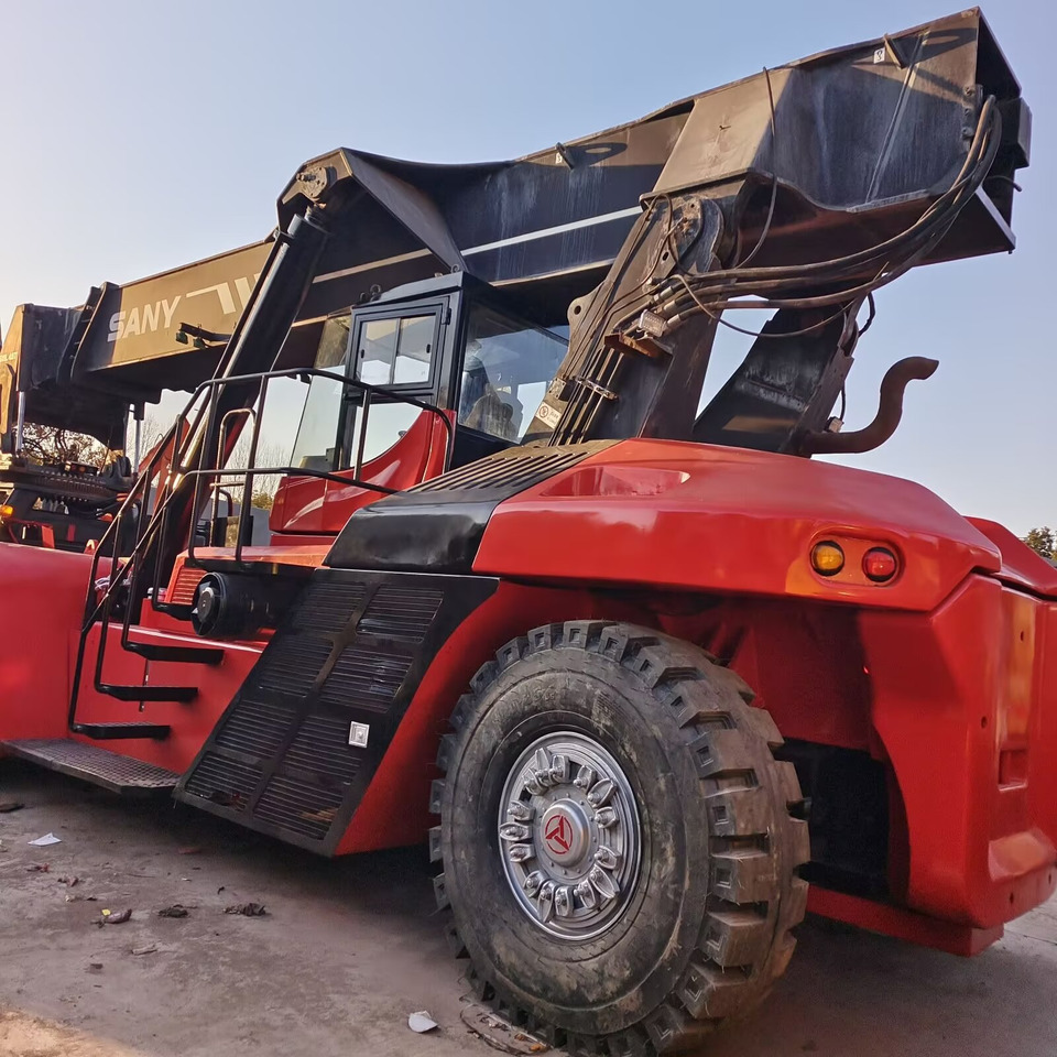 SANY SRSC 45C30 - Reach stacker: foto 1 SANY SRSC 45C30 - Reach stacker: foto 1