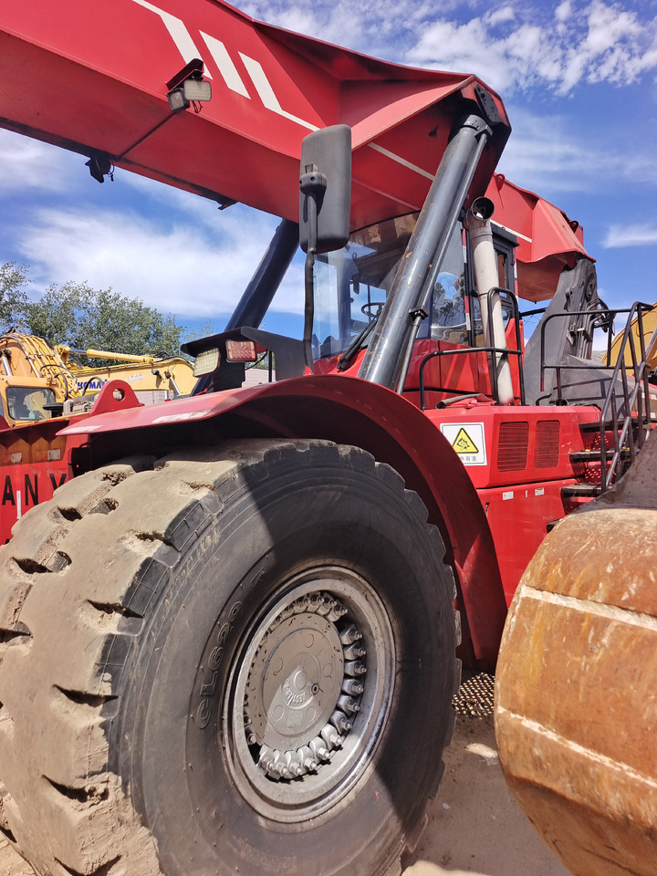 SANY SRSC45C23 45 TON - Reach stacker: foto 4 SANY SRSC45C23 45 TON - Reach stacker: foto 4