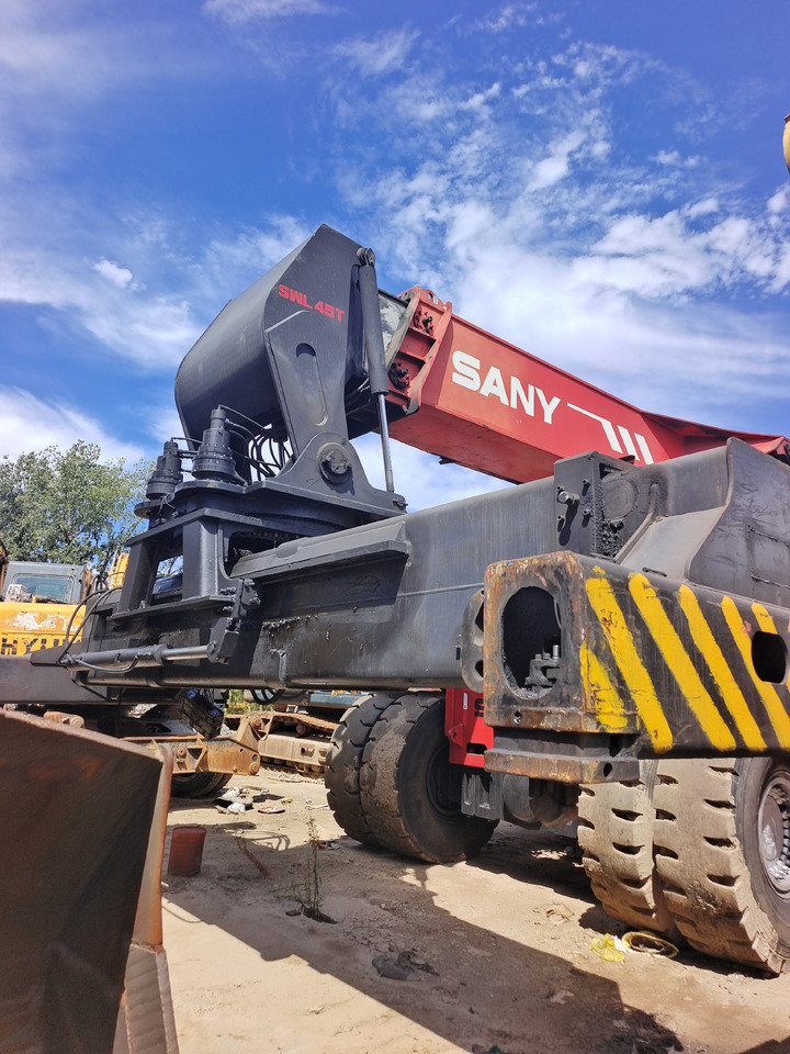 SANY SRSC45C23 45 TON - Reach stacker: foto 2 SANY SRSC45C23 45 TON - Reach stacker: foto 2