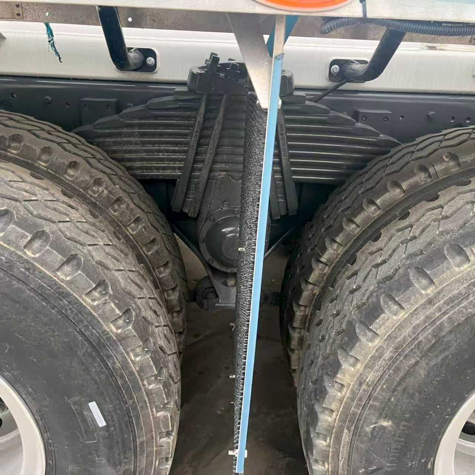 SINOTRUK TX350 Euro 5 STAGE Ⅴ - Camión hormigonera: foto 5 SINOTRUK TX350 Euro 5 STAGE Ⅴ - Camión hormigonera: foto 5