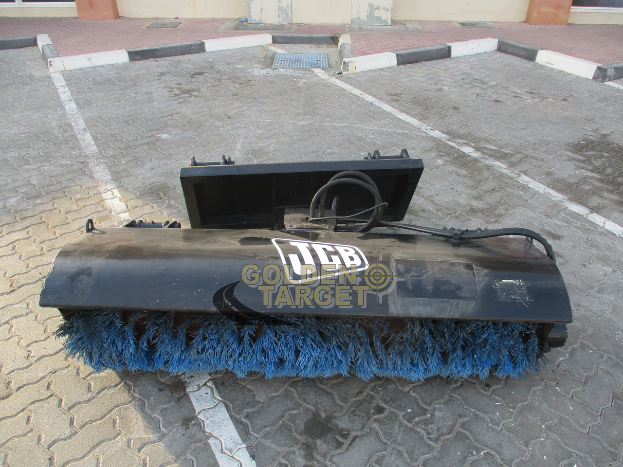 JCB Broom Attachment - Barredora cucharón para Minicargadora: foto 1 JCB Broom Attachment - Barredora cucharón para Minicargadora: foto 1