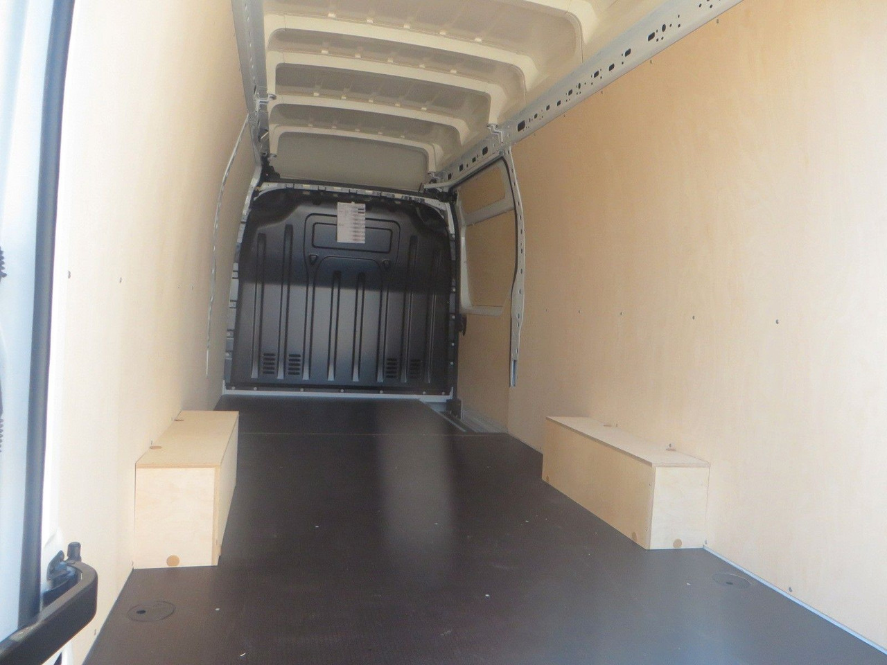 Furgón Renault Master L4H3 box body -rear drive!: foto 7