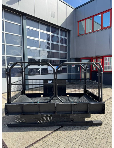 Implemento para Maquinaria de construcción Manitou Nacelle Roofing basket: foto 9