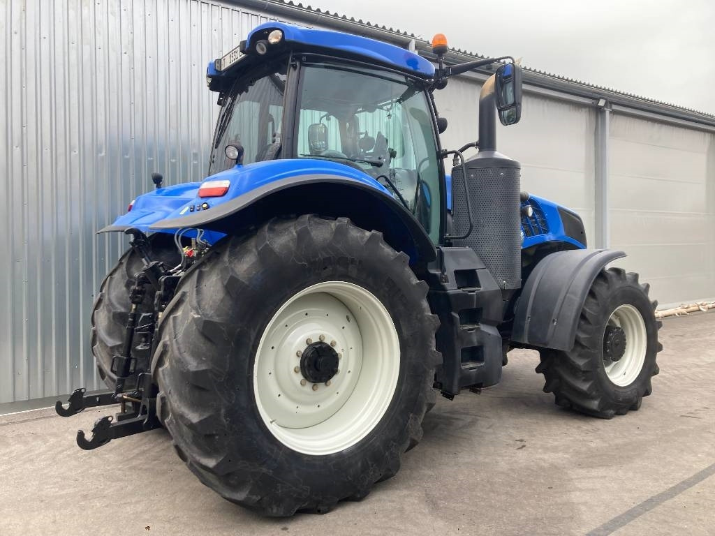 New Holland T 8.320 AC - Tractor: foto 3 New Holland T 8.320 AC - Tractor: foto 3