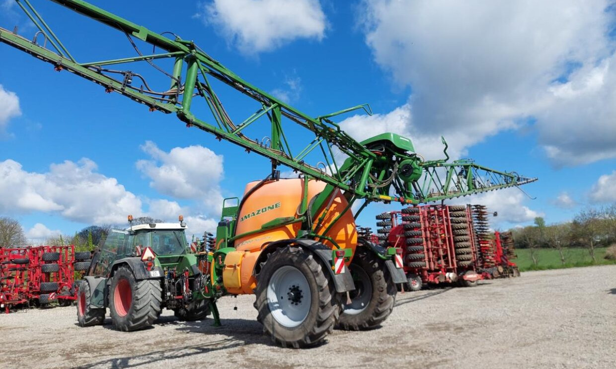 Pulverizador arrastrado Amazone UX 6200 Super 28-30 M: foto 10