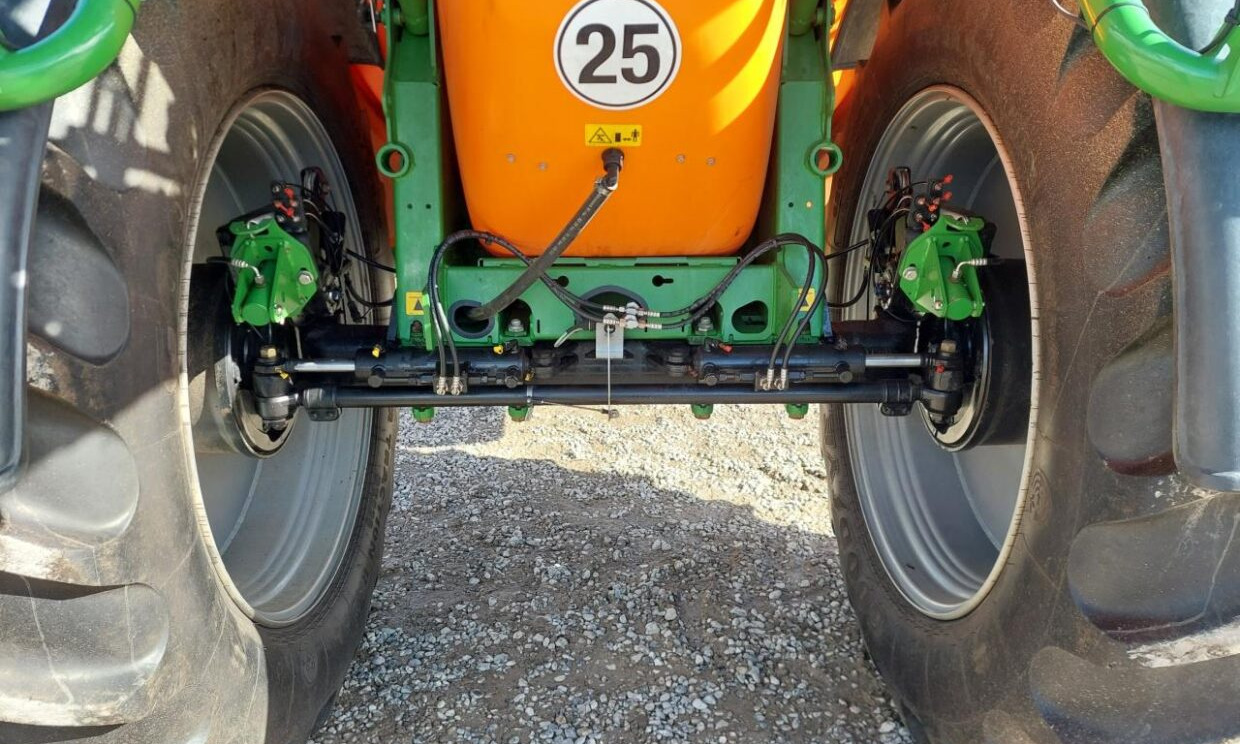 Amazone UX 6200 Super 36-24m med GPS - Pulverizador arrastrado: foto 5 Amazone UX 6200 Super 36-24m med GPS - Pulverizador arrastrado: foto 5