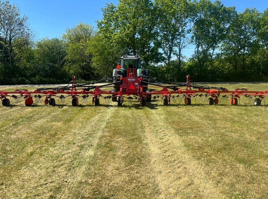 Kuhn 13M SPREDER - Henificadora: foto 1 Kuhn 13M SPREDER - Henificadora: foto 1
