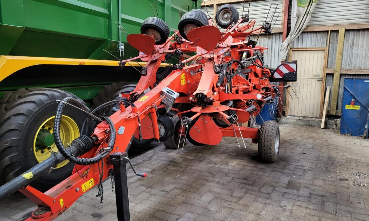 Kuhn 13M SPREDER - Henificadora: foto 1 Kuhn 13M SPREDER - Henificadora: foto 1