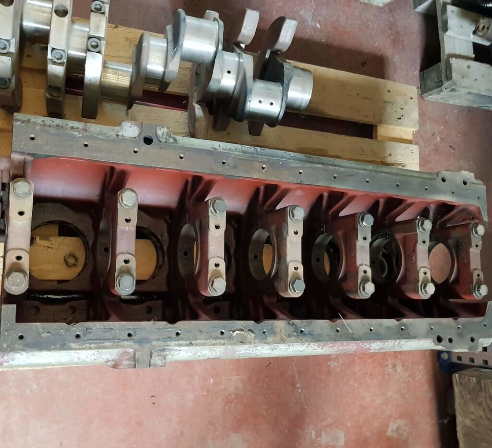 Deutz F6L 413 R 5 8865514 Deutz F6L 413 R - Bloque de cilindros para Camión: foto 3 Deutz F6L 413 R 5 8865514 Deutz F6L 413 R - Bloque de cilindros para Camión: foto 3