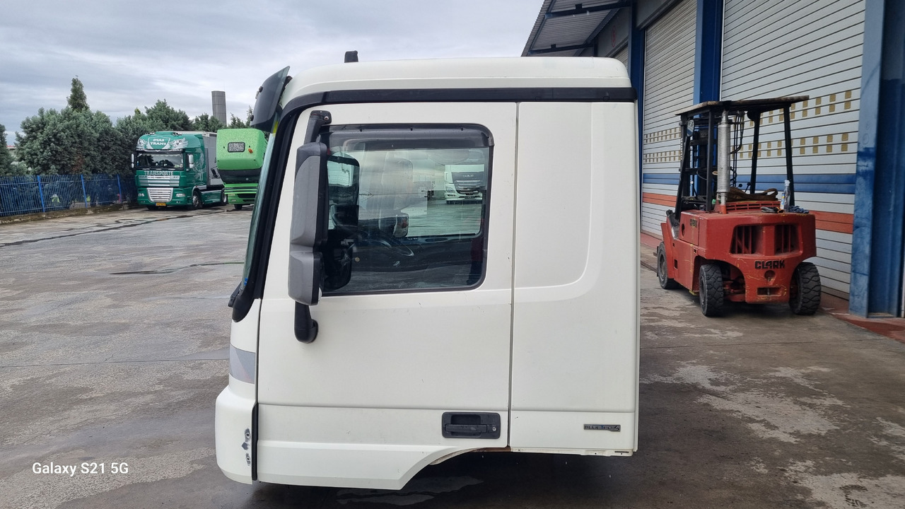 MERCEDES ACTROS MP3 MEDIUM - Cabina: foto 1 MERCEDES ACTROS MP3 MEDIUM - Cabina: foto 1