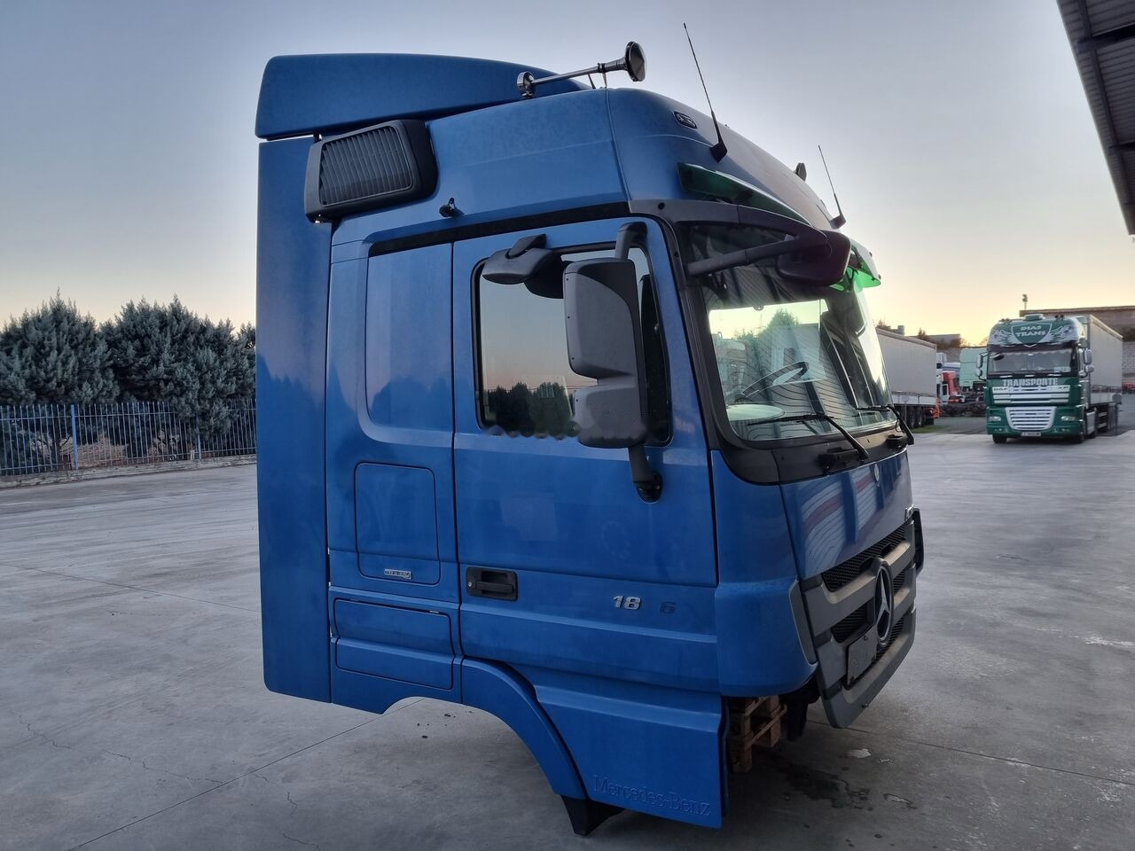 Mercedes-Benz ACTROS MP3 - Cabina para Camión: foto 1 Mercedes-Benz ACTROS MP3 - Cabina para Camión: foto 1