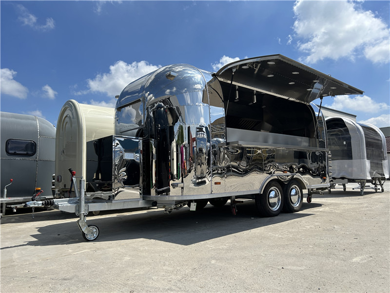 Smash Burger Food Truck Taste of Europe Food Truck: Wood-Fired Pizza, German Sausages & French Crepes - Remolque venta ambulante: foto 2 Smash Burger Food Truck Taste of Europe Food Truck: Wood-Fired Pizza, German Sausages & French Crepes - Remolque venta ambulante: foto 2