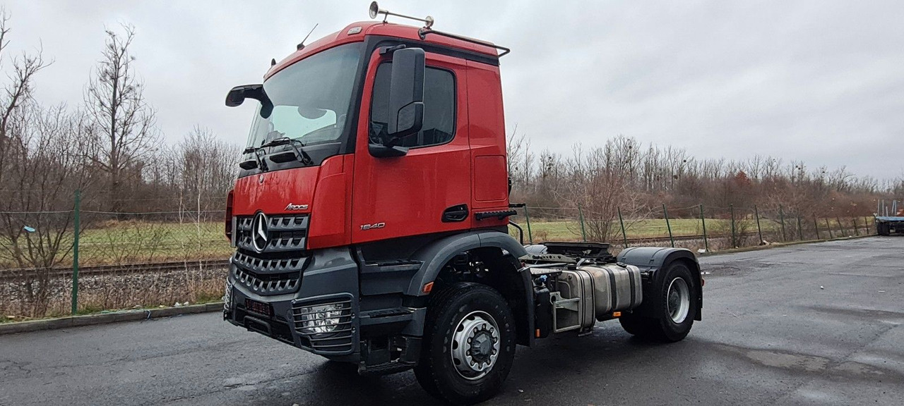 Cabeza tractora Mercedes-Benz Arocs 1840 HAD 4x4 nur 166.000 km !: foto 1