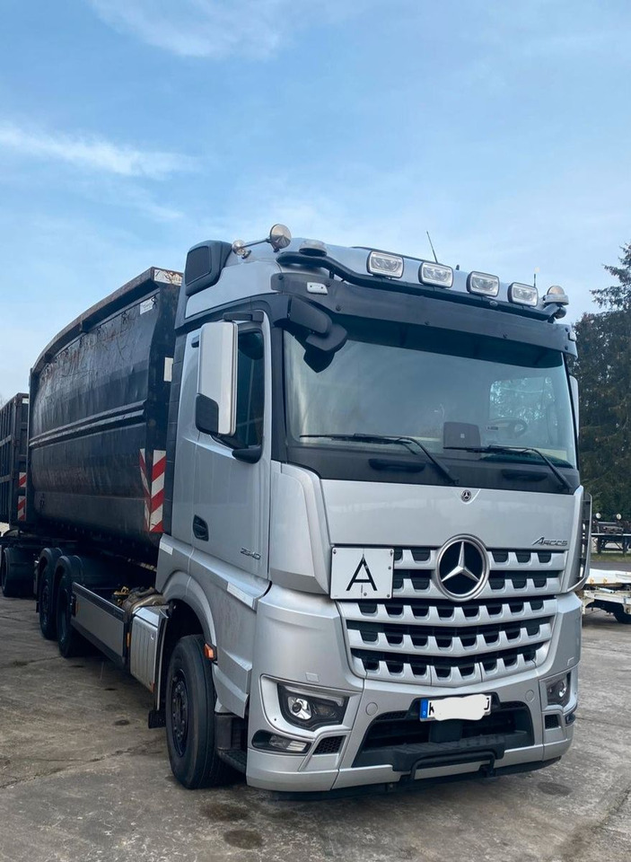Mercedes-Benz Acocs 2548 6x2 Hakenabroller - Camión multibasculante: foto 2 Mercedes-Benz Acocs 2548 6x2 Hakenabroller - Camión multibasculante: foto 2