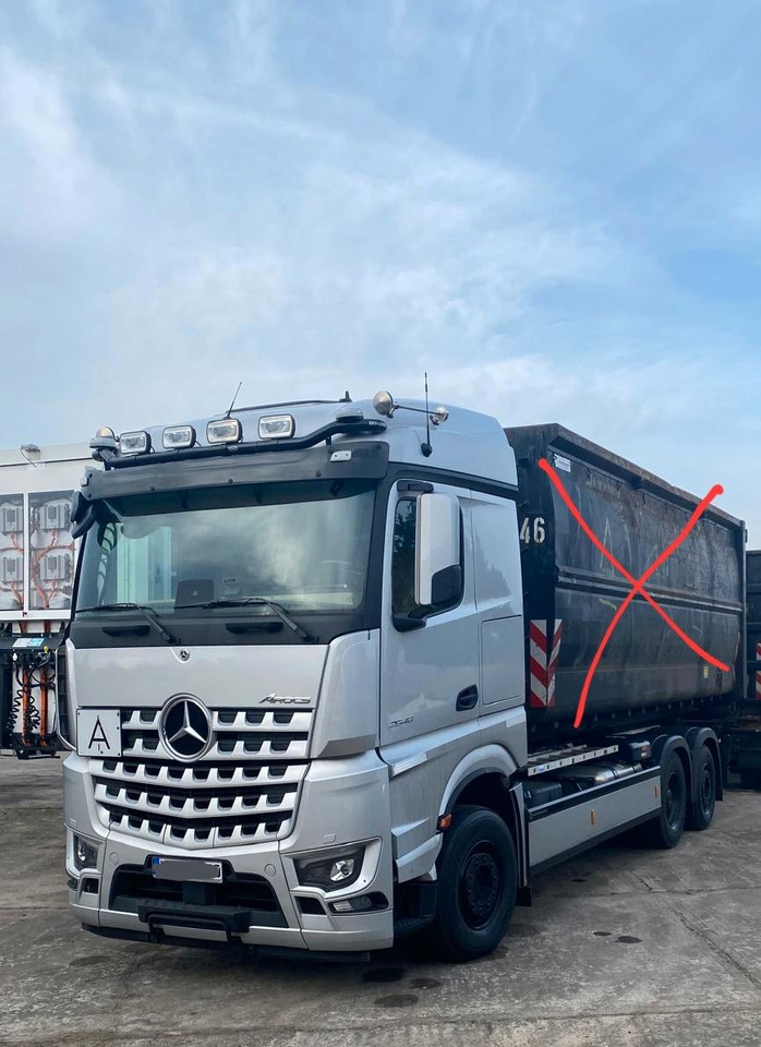 Mercedes-Benz Acocs 2548 6x2 Hakenabroller - Camión multibasculante: foto 1 Mercedes-Benz Acocs 2548 6x2 Hakenabroller - Camión multibasculante: foto 1