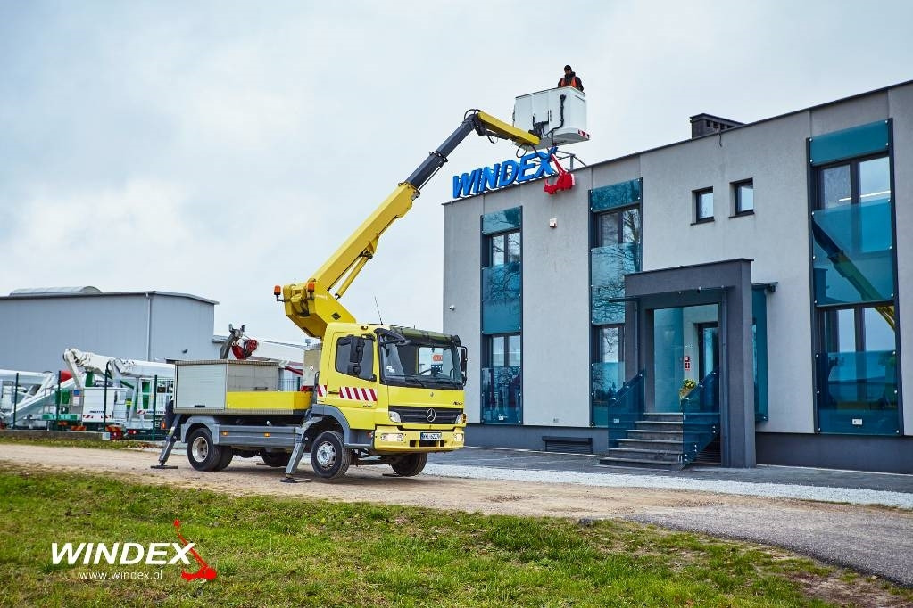 Camión con plataforma elevadora VERSALIFT VT-51-NF: foto 10