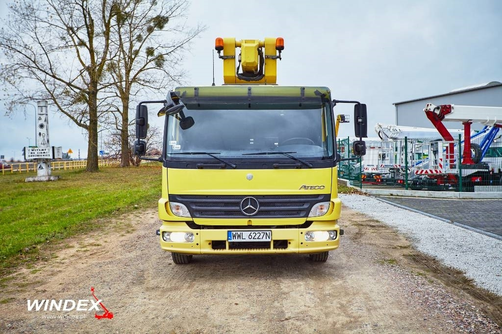 Camión con plataforma elevadora VERSALIFT VT-51-NF: foto 8