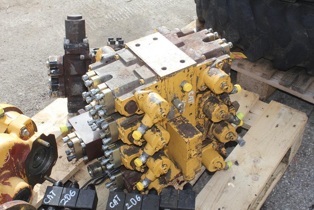 Caterpillar 206 BFT - Válvula hidráulica para Maquinaria de construcción: foto 3 Caterpillar 206 BFT - Válvula hidráulica para Maquinaria de construcción: foto 3
