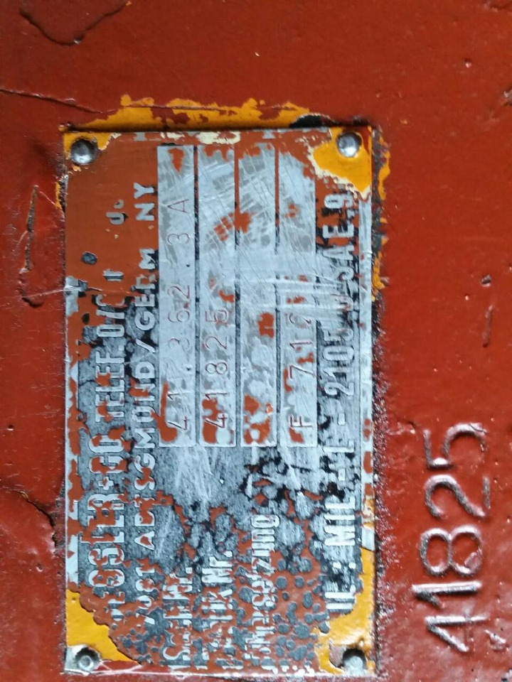 Fuchs 712 - Eje y piezas para Maquinaria de construcción: foto 5 Fuchs 712 - Eje y piezas para Maquinaria de construcción: foto 5