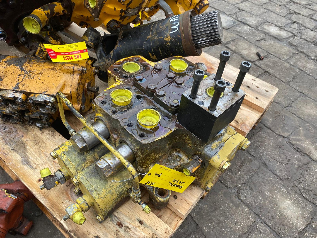 Komatsu WA 470-3 - Válvula hidráulica para Maquinaria de construcción: foto 4 Komatsu WA 470-3 - Válvula hidráulica para Maquinaria de construcción: foto 4